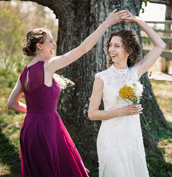 568x600- sister dancing