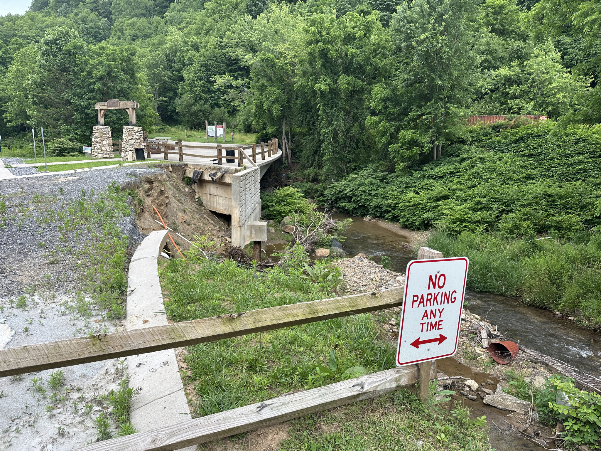 HominyCreekExpansionChestntParkBridgeDamage